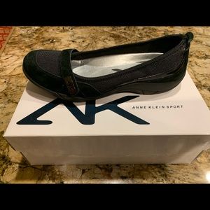 NIB Anne Klein sport, women’s size 9, black shoe.